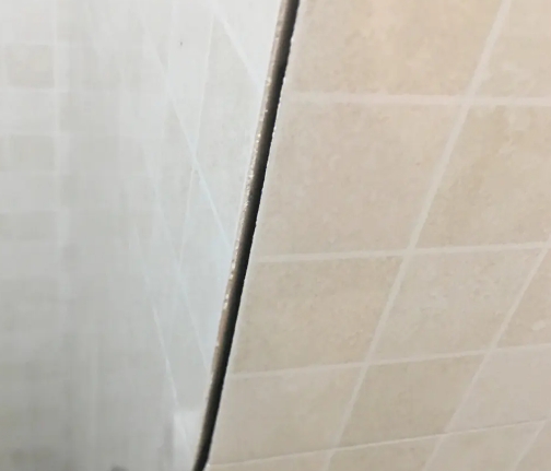 永昌瓷砖空鼓维修公司分享阳台瓷砖脱落的修复过程可以分为以下几个步骤